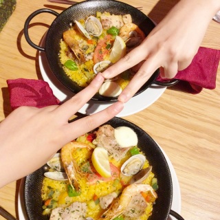 �܂��͐e�F�����ƃp�G���A�B